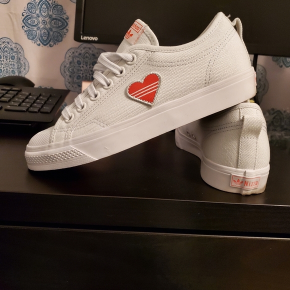 adidas Shoes - BNIB Adidas Nizza Trefoil